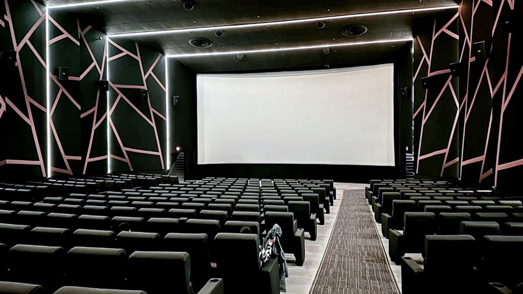 R/C Richland Crossings Movies 12 (Quakertown, USA)