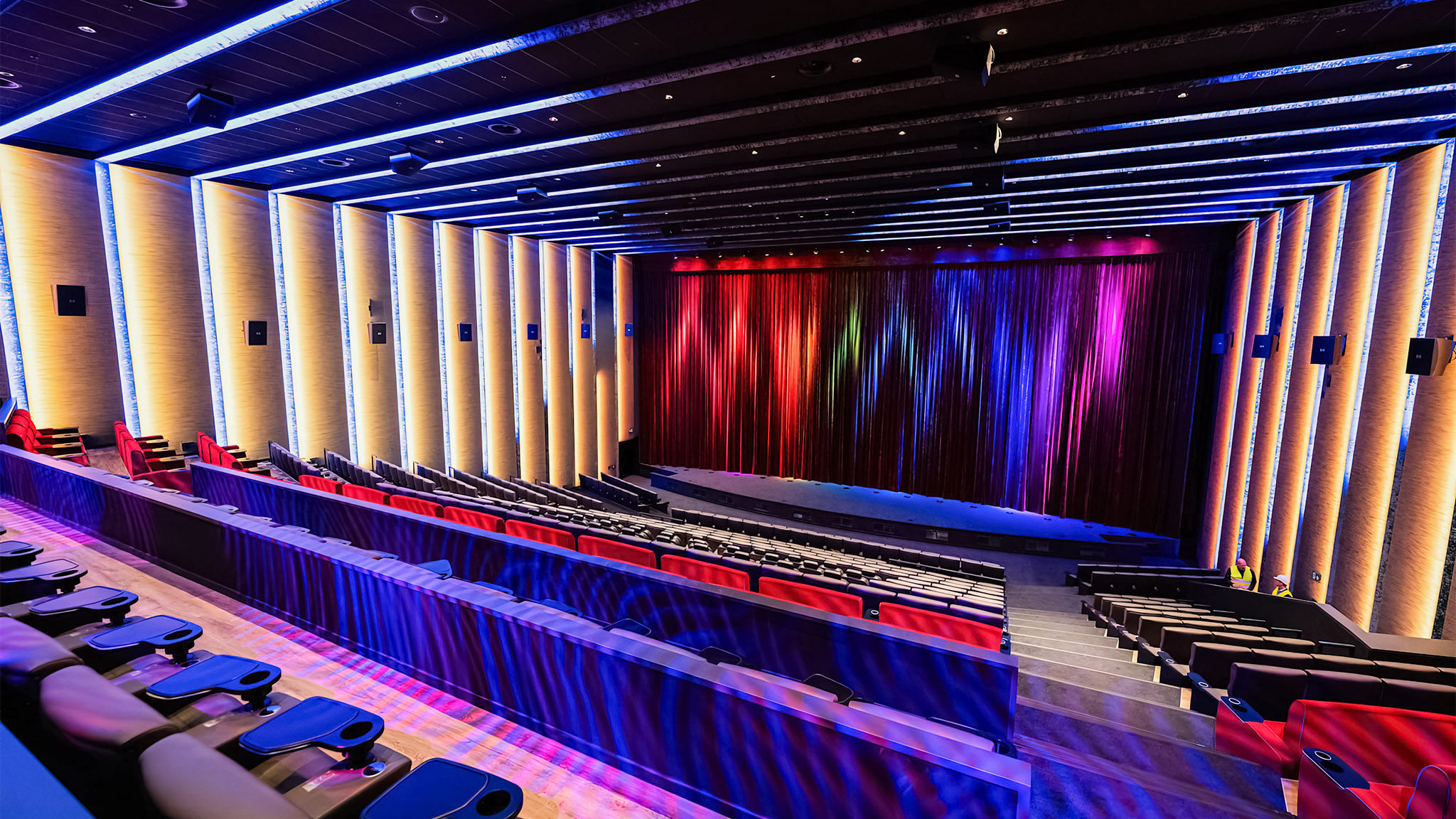 MN Mounting at Kinopolis HafenCity MN Mounting at Kinopolis HafenCity