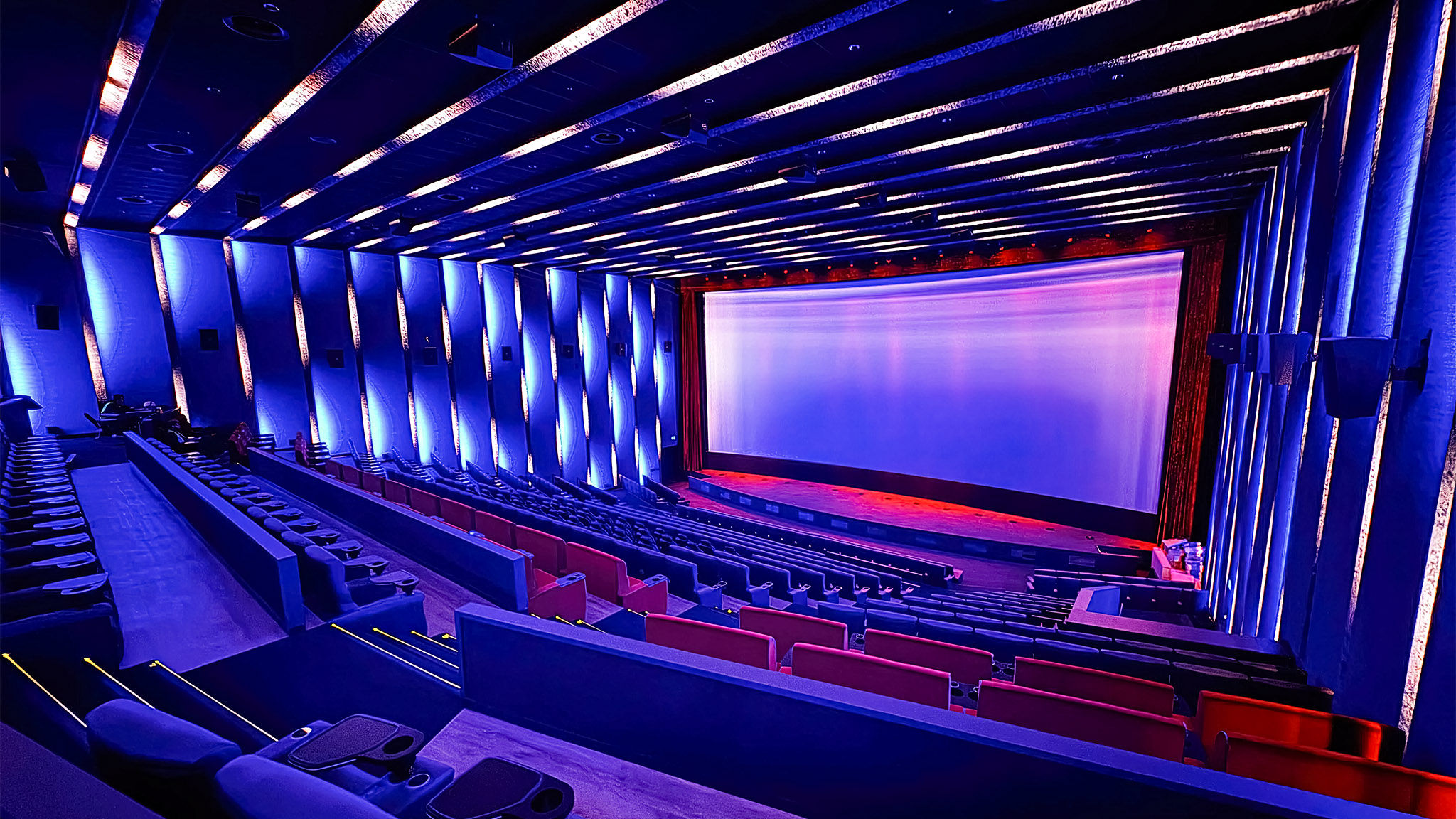 MN Mounting at Kinopolis HafenCity MN Mounting at Kinopolis HafenCity