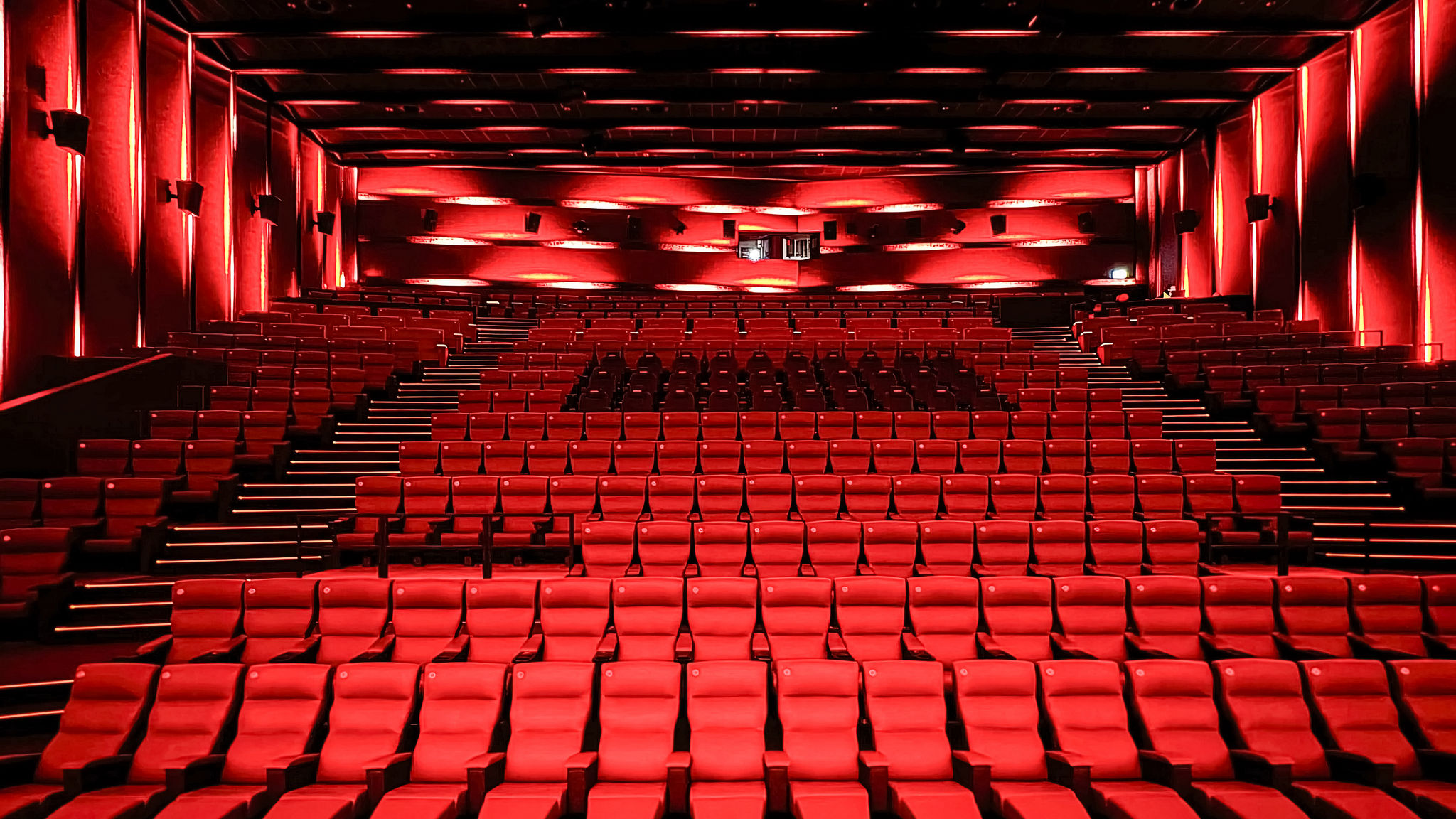 MN Mounting at Kinopolis HafenCity MN Mounting at Kinopolis HafenCity