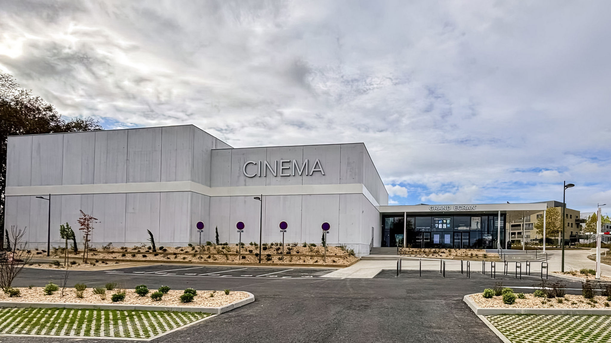 GRAND ÉCRAN - à La Chapelle-sur-Erdre